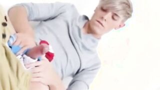 Twink Sniffs Schwimmer Bareback