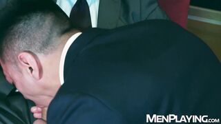 Newcomer Axel Brown ass stretched wide by Gustavo Cruz cock