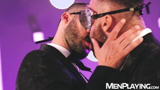Maskes studs Mael Hunter and Mathieu De Lyon groan while breeding raw