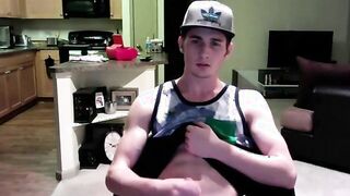 Twink Jerks Off on Webcam in His Apartment7777