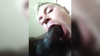 Amateur White Guy Sucks a Big Black Cock7777
