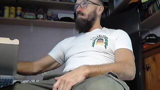 hugot 93 soltando leche y gran orgasmo