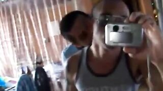 Dos Mexicanos Cogiendo Bareback Frente al Espejo45s