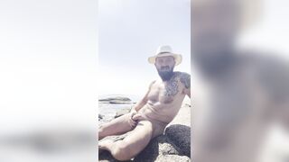 hugot 93 masturbándome